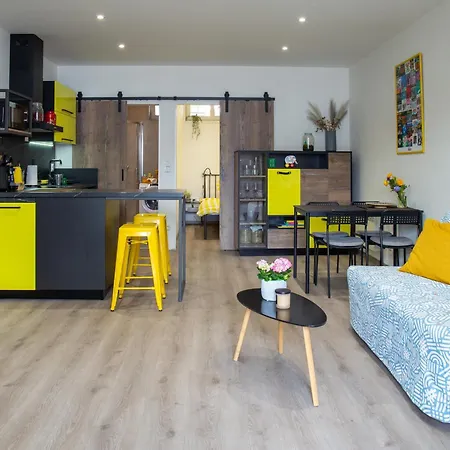 Yellow Submarine Se Slunnou Terasou Apartment